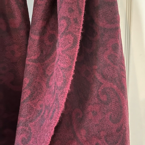 NEW! Amanda Smith Designer Acrylic Scarf, Made in Italy - Picture 4 of 8